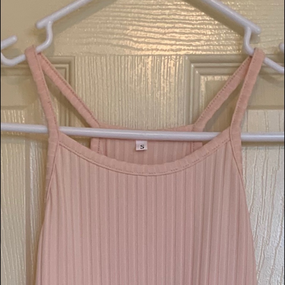 Light-pint dress.